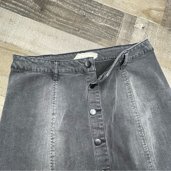 Altar’d State Front Button Denim Skirt size Medium - Picture 6 of 7